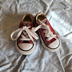 Size 5 baby dark red converse